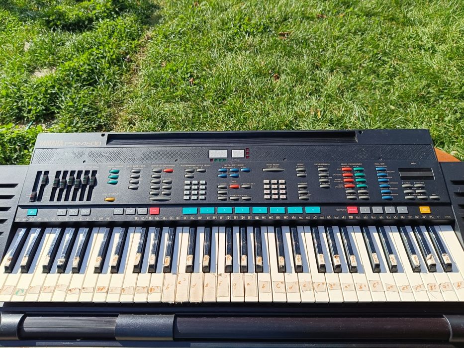 Orga Yamaha PSR-4600