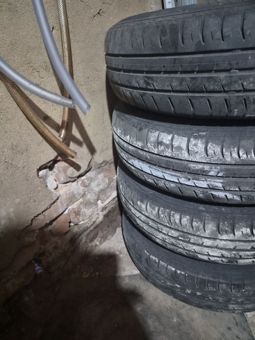 Jeante cu cauciucuri r13