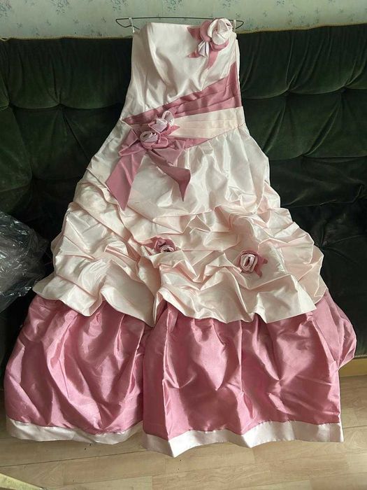 продам платье  15 000