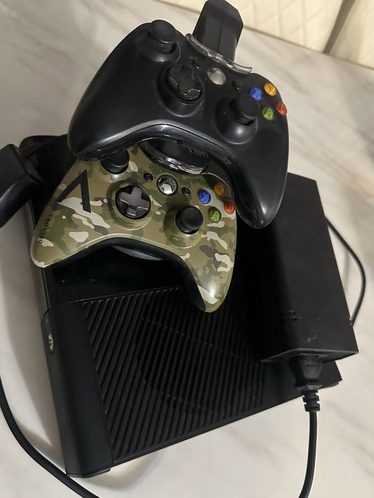 Xbox 360 ,12 jocuri , stare perfecta!