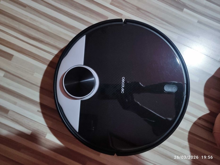 Робот за сухо и мокро почистване с чисто нови аксесоари