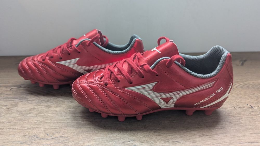 Ghete fotbal Mizuno Kids Monarcida Neo III Select AG Mărime 32,5