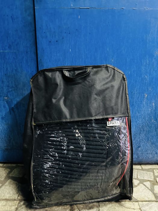 Juda sifatli, kam ishlatilgan, ideal holatdagi SPARK chexoli