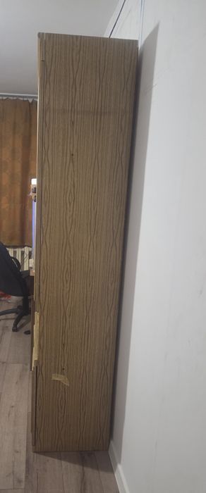 Продам  шкаф сервант