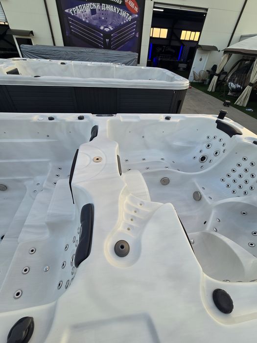 Плувни джакузита на ИЗПЛАЩАНЕ  с насрещтно течение в перфектно състоян