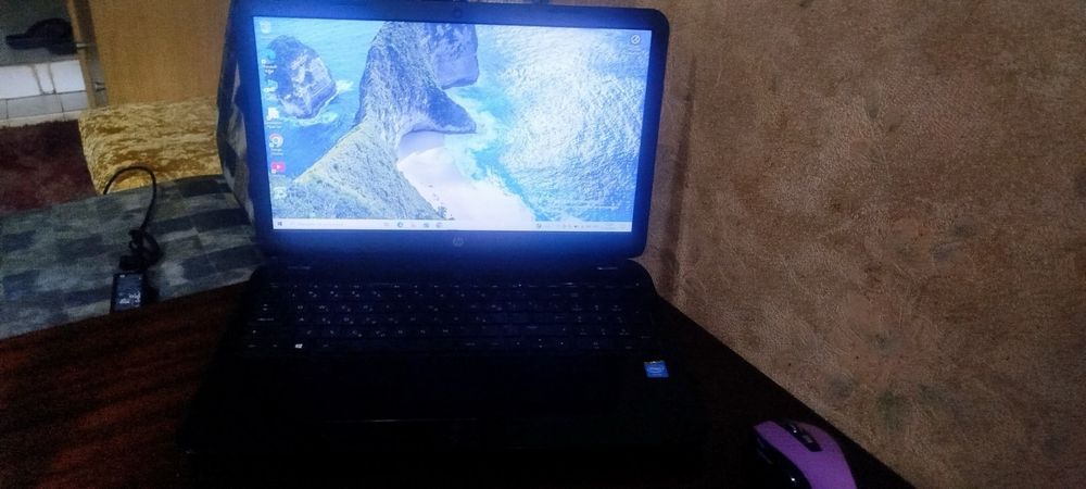HP Pavilion 15-r127nv