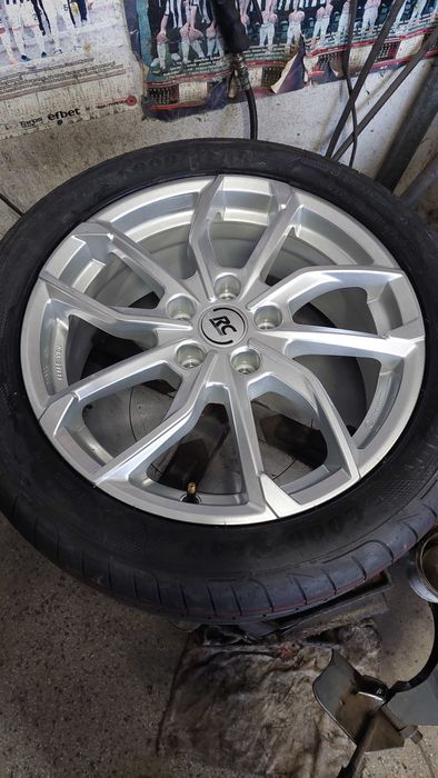 Комплект гуми и джанти 17цола за Голф 7