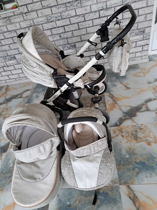 Продавам количка 3 в 1