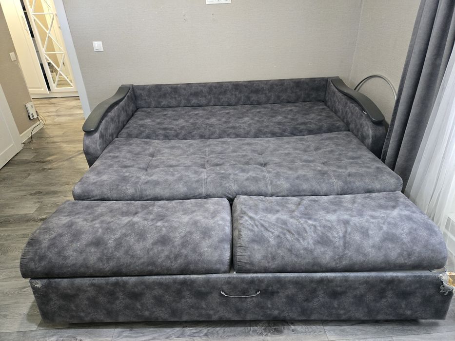 продам диван 2.10×1.9м