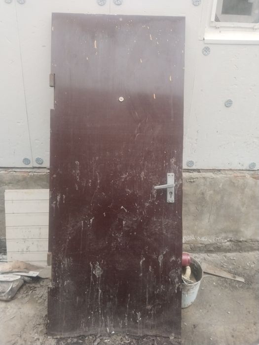 Продам железную дверь две штуки