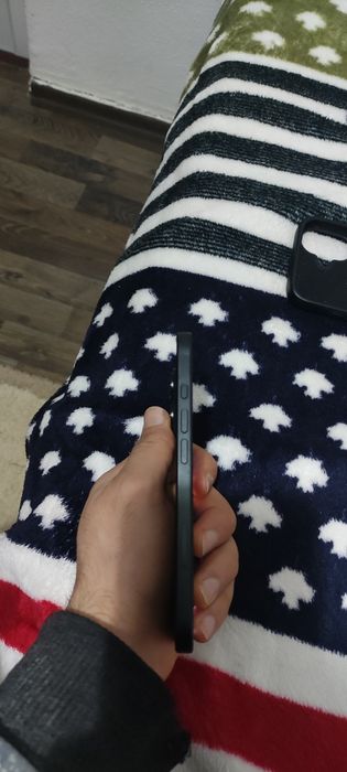 Vând iPhone 16 in stare foarte buna