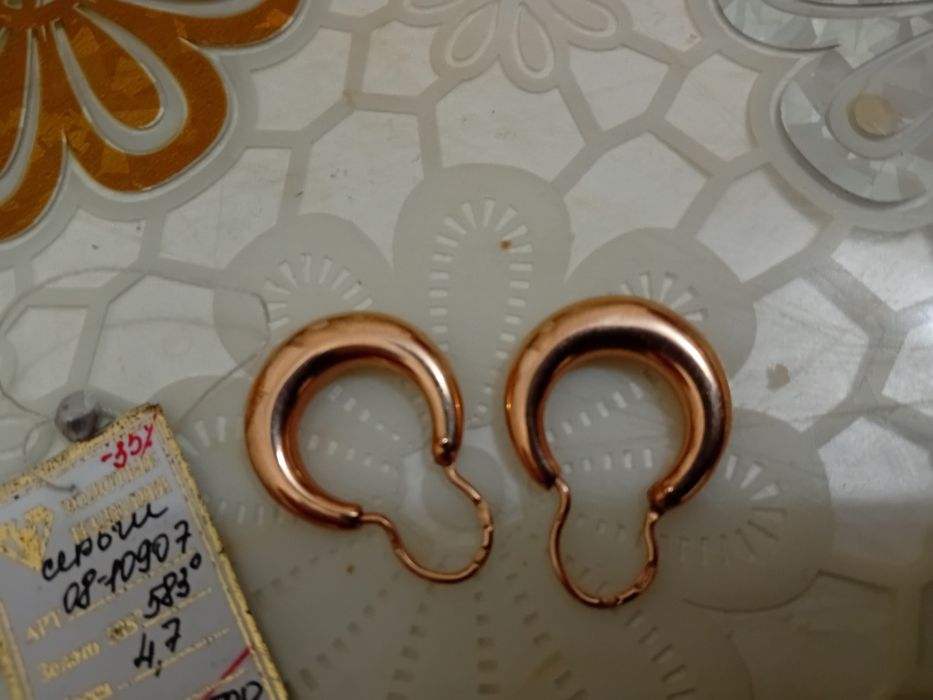 Продам золотые серьги 583. Торга нет