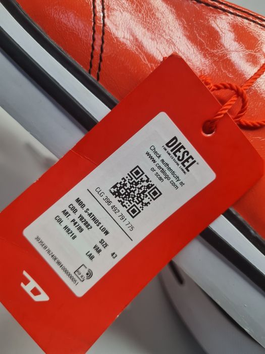 Кецове Diesel S-Athos Low

Чисто нови с кутия. 

Размер 42.5 стелка 27