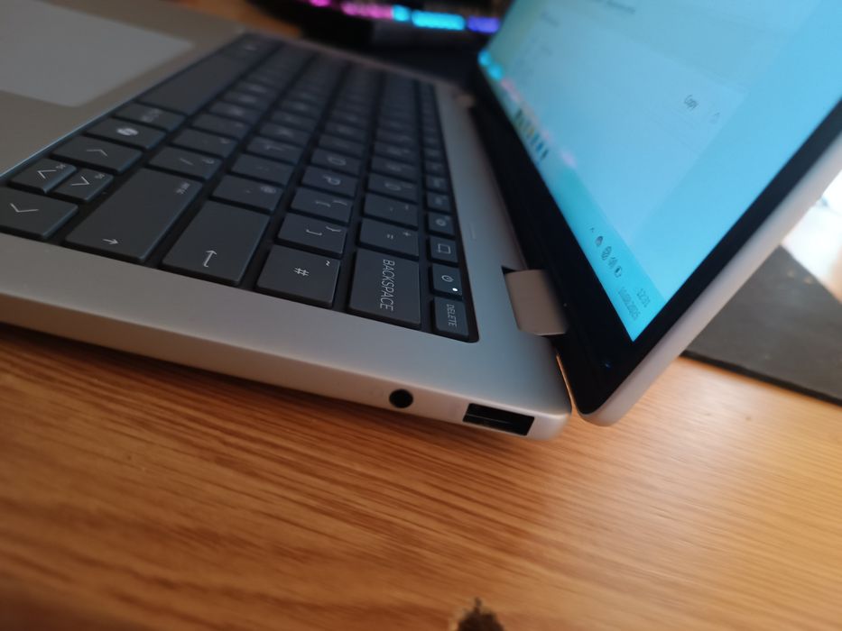 Laptop HP envy x360 2 in 1 16gb RAM DDR5 14" AMD Ryzen