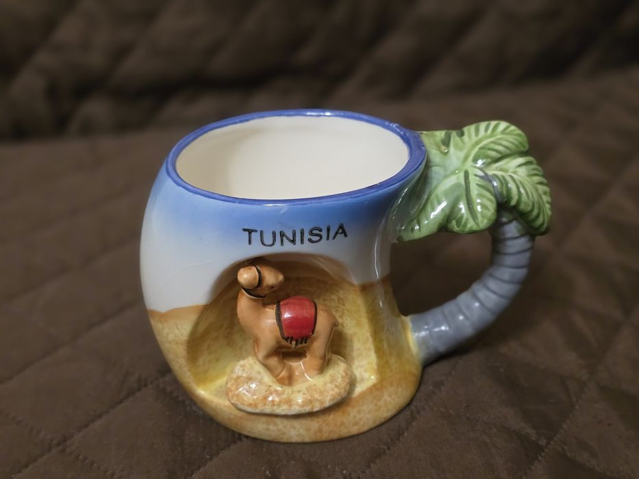 Cană suvenir Tunisia din ceramică - cămilă și palmier 3D