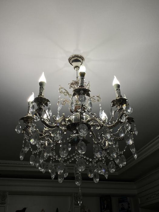 Продам люстры