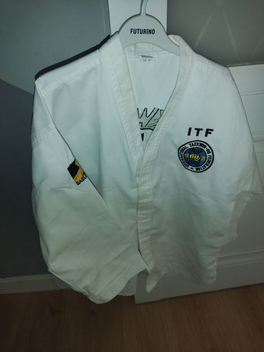 Продам кимоно для таеквонда ITF