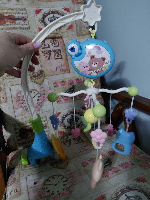 Carusel muzical pentru patut