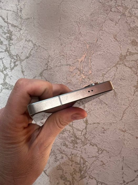 Galaxy S25 ultira 12 256 hali yangi telfon shu oy karopkadan ochilgan