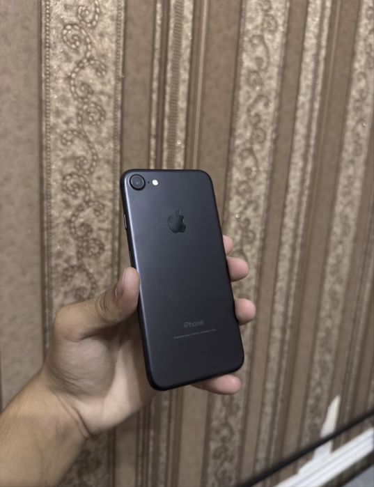 Iphone 7 128gb sotiladi. Holati zor