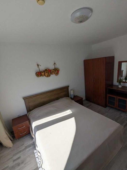 Просторен двустаен апартамент с гледка море, Първа линия