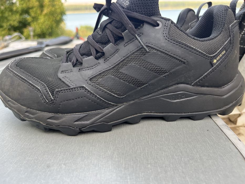 Маратонки адидас терекс