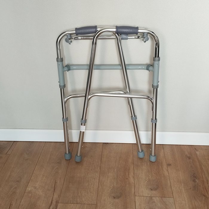 Ходунки для взрослых с опорой.