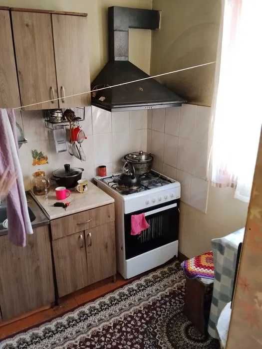 Продаётся 3/1/4 Ялангач среднее состояние 72м2