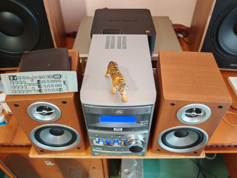 JVC CA-UXGD6M. Sistem audio premium. Bijuerie. Cap serie. Ca nou. Preț fix !