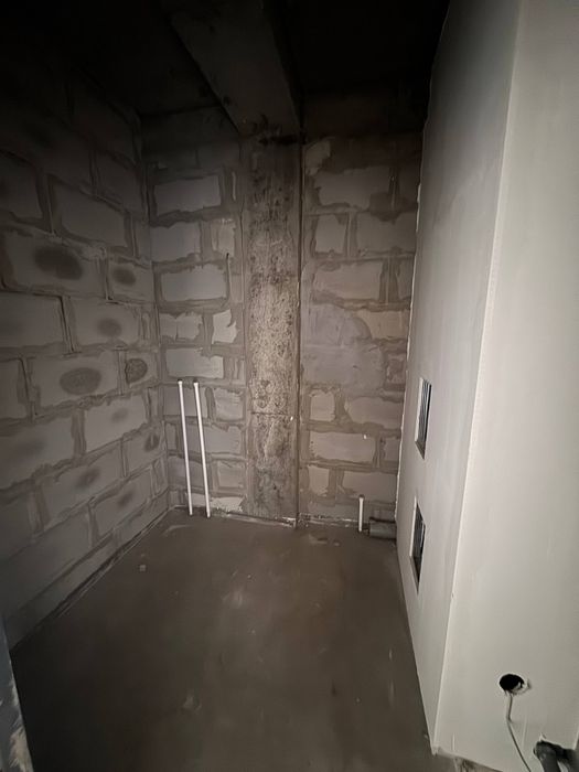 Урганч шахрида Ал-Хоразмий ситида 7-қаватда 2 хонали уй сотилади.