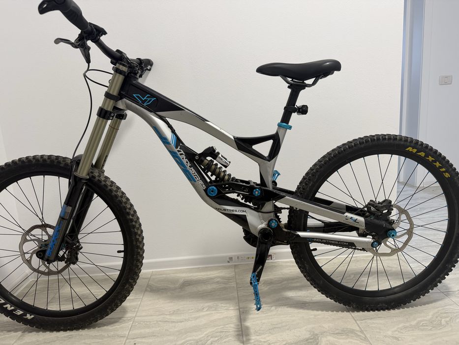 Bicicletă MTB full suspension YT Industries – stare foarte bună
