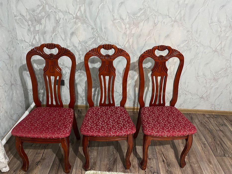 Продам стулья одно по 6000