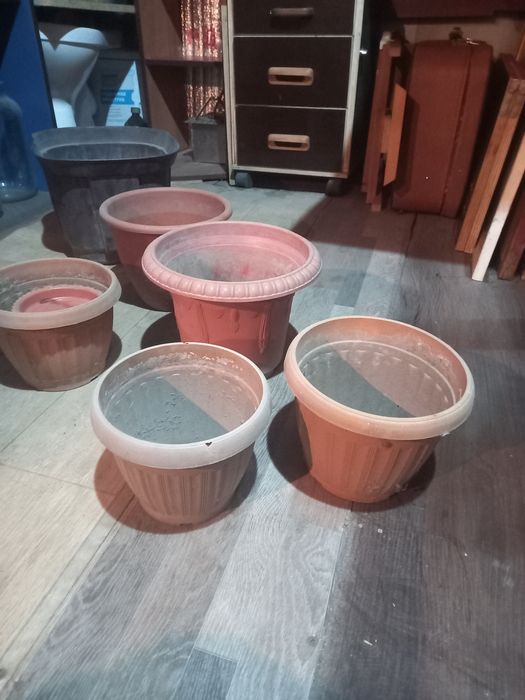 Цветочные горшки, поддоны
