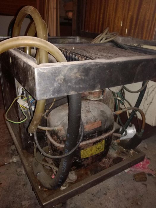 Продавам ръкохватки за професион.кафе машини,газови и ел.фритюрн.,ел.с