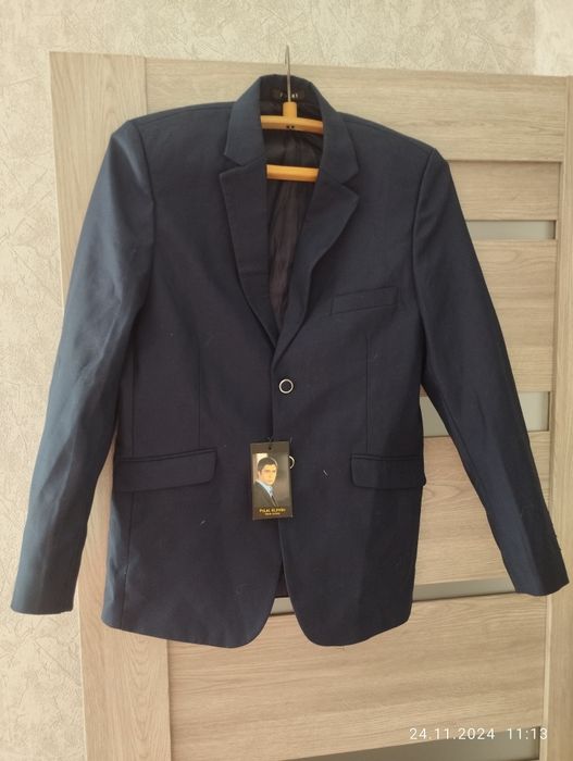 Пиджаки новые школьные