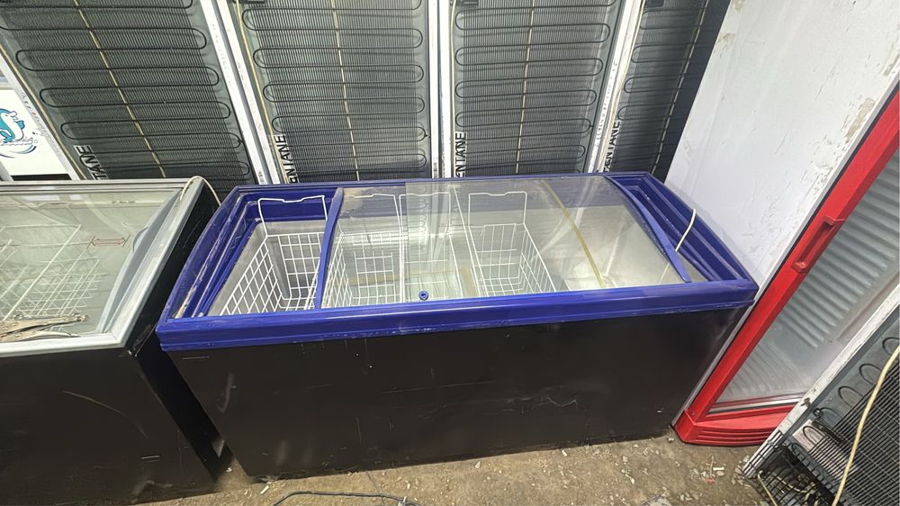 Продам витрины морозильники