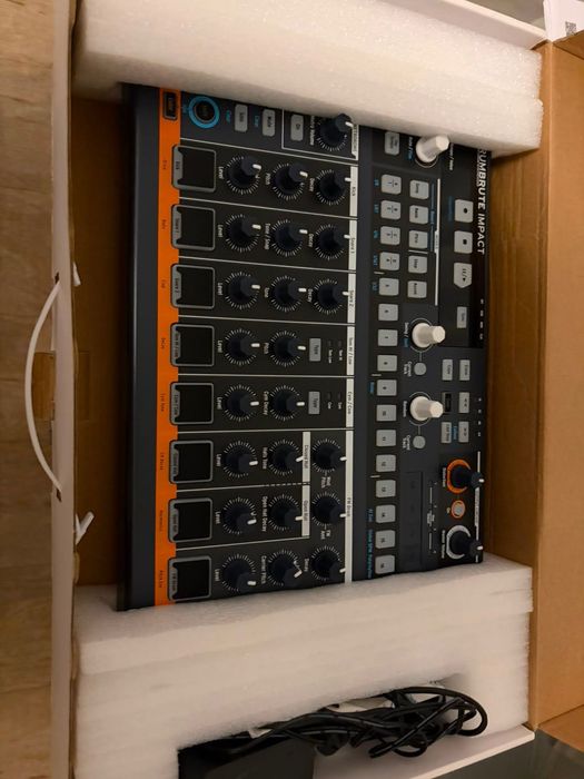 Arturia Drumbrute Impact