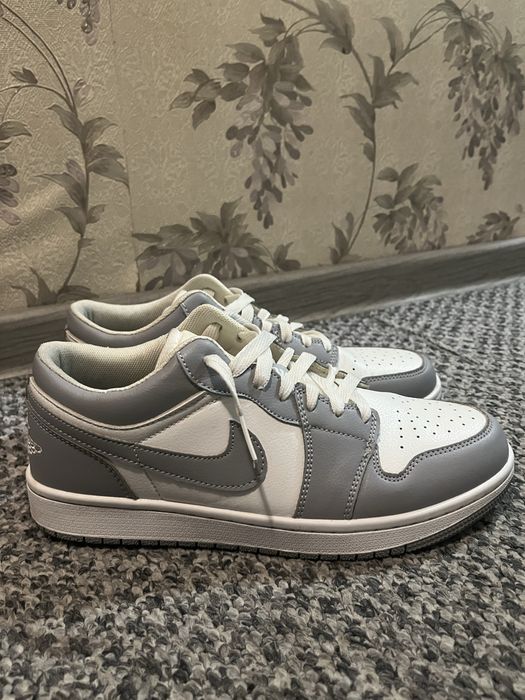 Jordan Low Grey/White