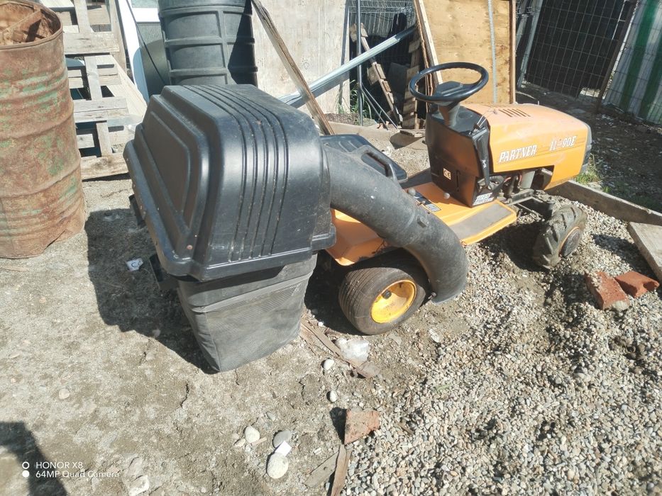 Tractoras gazon partner husvarna