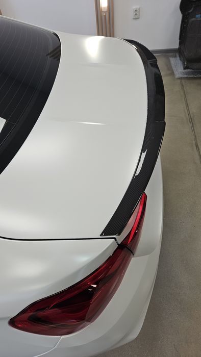 Части за БМВ М4 - лип спойлер,прагове М4 оем, бъбреци оем.