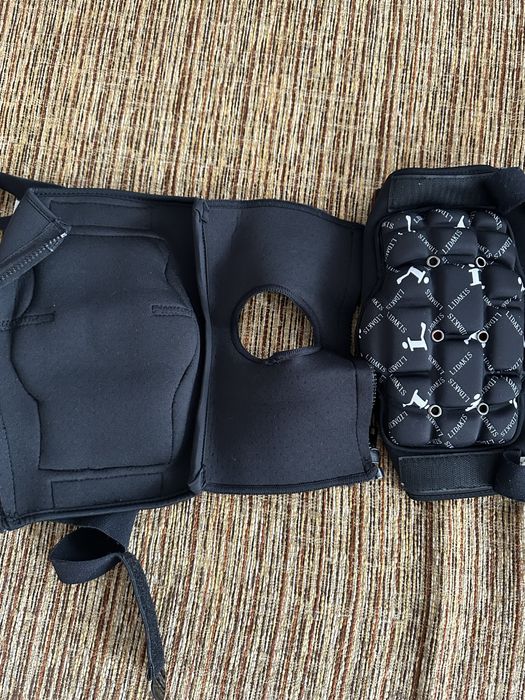 Защитные шорты и наколенники