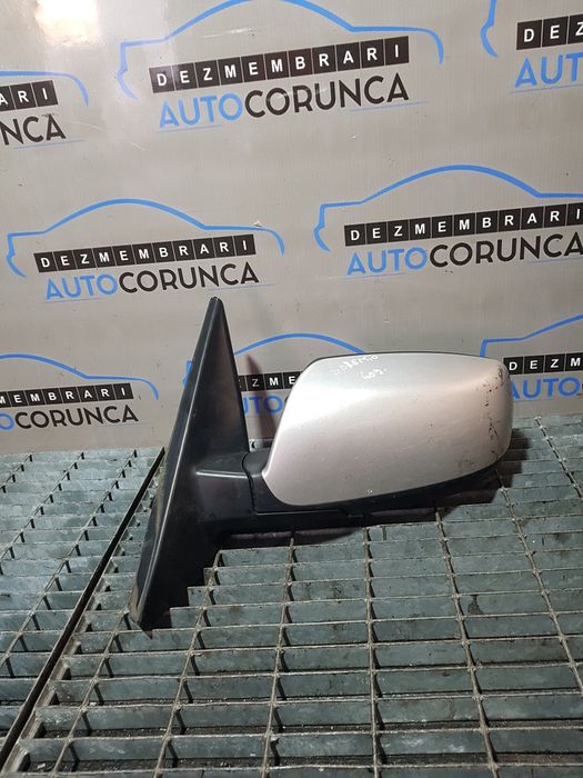 Oglinda stanga Kia Sorento II 2009 - 2012 4 Usi GRI 3D (609) Fără rabatare electrică E13027419 Garantie
