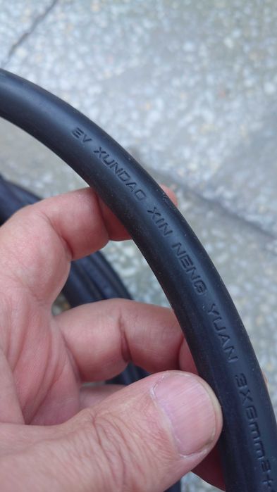 Кабел за електромобил