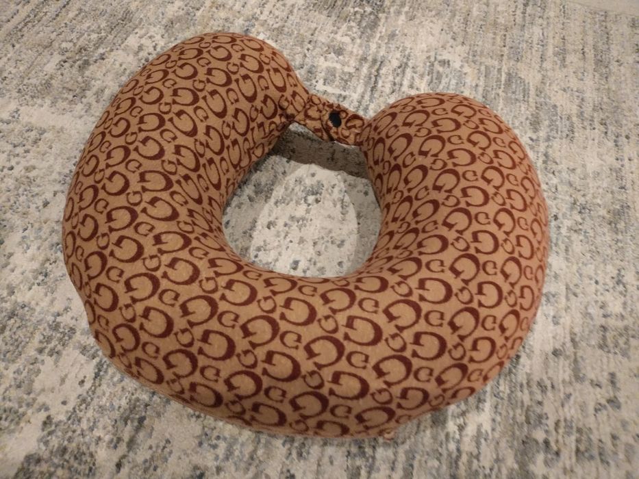 Оригинална възглавничка за пътуване Гучи