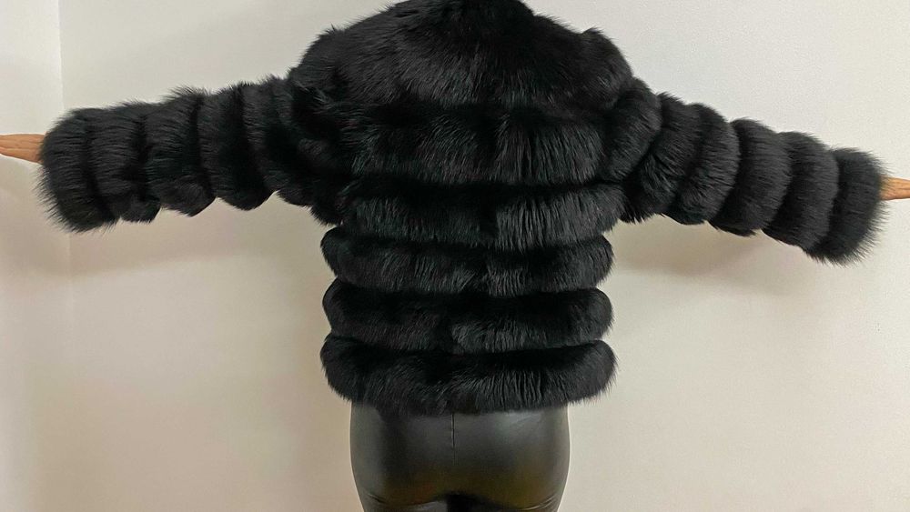 Haina de blana naturala de vulpe polara neagra