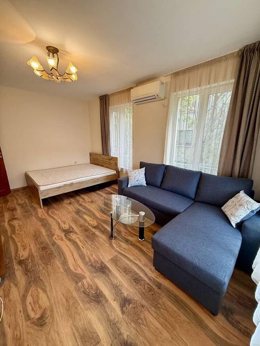 Дава се под наем Двустаен апартамент в Бургас, Лазур - 60 кв.м за 408 € - Снимка #1