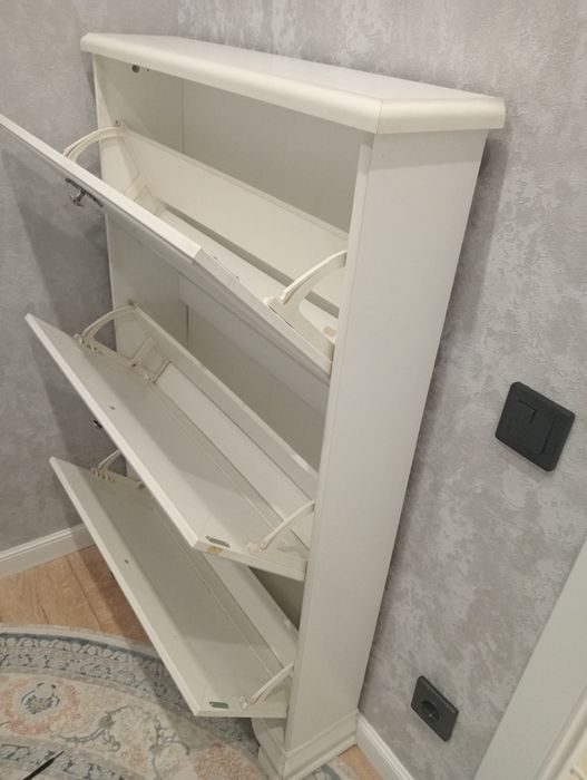 Продается Обувница