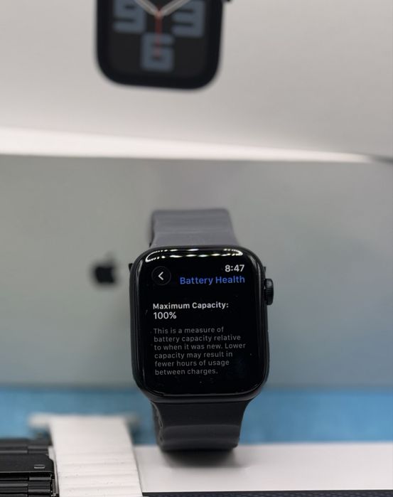 Смарт часовник Apple Watch SE 2nd Gen GPS + Cellular 44mm, Midnight Aluminum + каишки