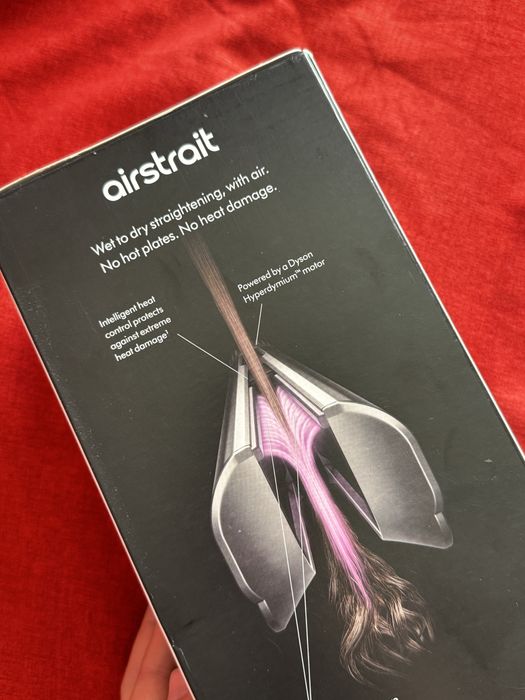Dyson Airstrait – преса и сешоар 2 в 1