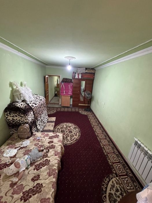 Srochni 1 xonalik katta uy sotiladi